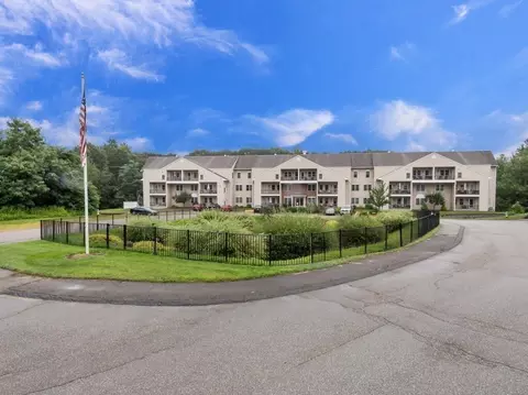 216 Reservoir St #209, Holden, MA 01520