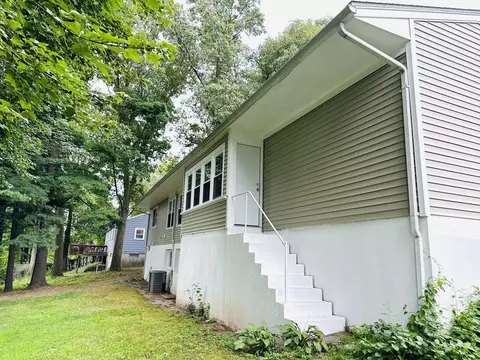 27 Dayton St, Springfield, MA 01118 photo 9