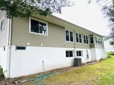 27 Dayton St, Springfield, MA 01118 photo 7