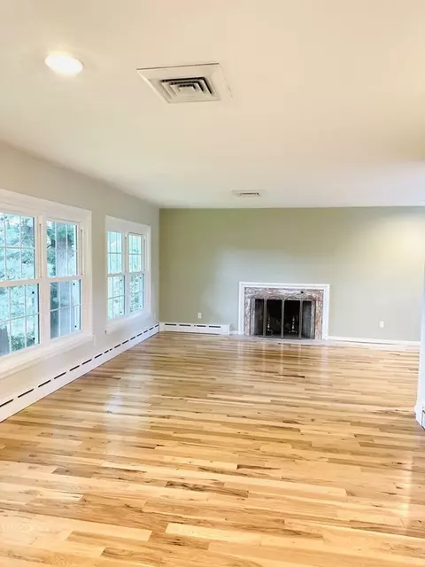 27 Dayton St, Springfield, MA 01118 photo 22