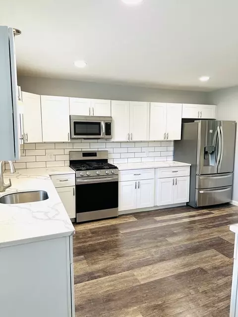 27 Dayton St, Springfield, MA 01118 photo 21