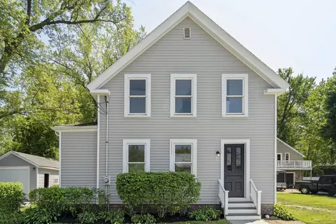 11 Spring St, Salisbury, MA 01952 photo 2