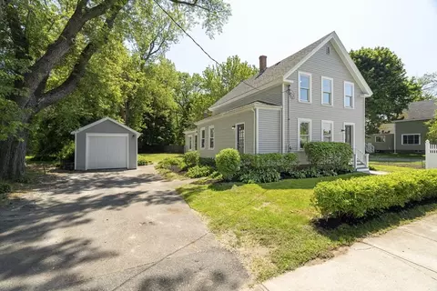 11 Spring St, Salisbury, MA 01952