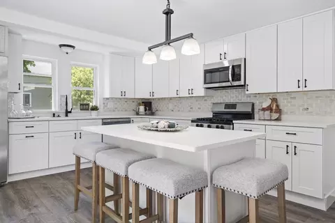 11 Spring St, Salisbury, MA 01952 photo 3