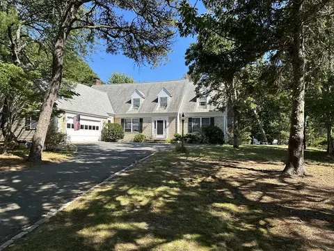 33 Farm Ln, Dennis, MA 02660