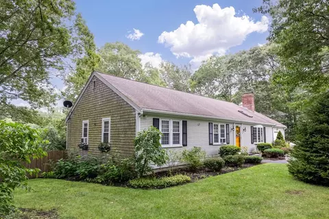 6 Pleasant Wood Dr, Sandwich, MA 02644
