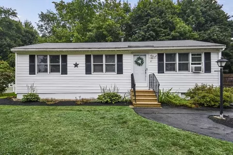 37 Wildwood Dr, Fitchburg, MA 01420