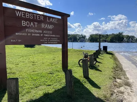 131 Lakeside Ave, Webster, MA 01570 photo 2