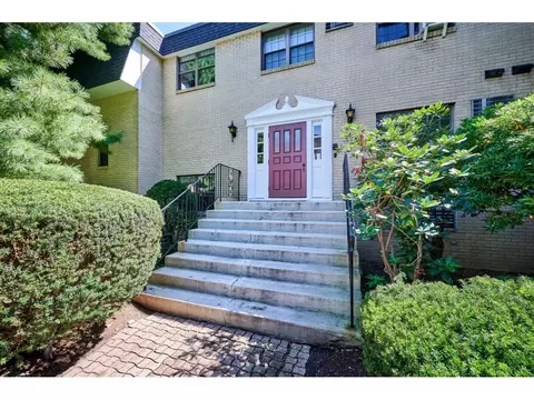 64 Bigelow Ave #20, Watertown, MA 02472