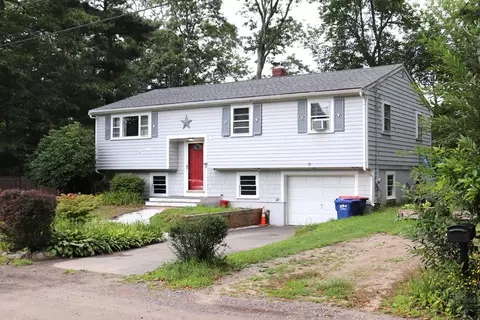 3 Edgewater Dr, Wareham, MA 02571 photo 3