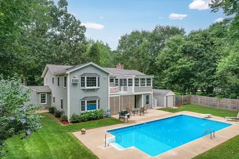 39 Charles St, Georgetown, MA 01833 photo 5