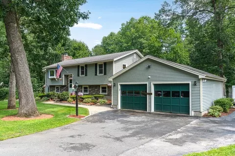 39 Charles St, Georgetown, MA 01833 photo 4