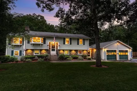39 Charles St, Georgetown, MA 01833