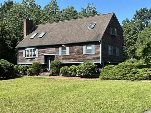 2545 Maple Swamp Rd, Dighton, MA 02764