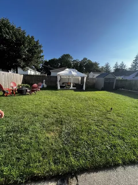 25 Saxon St, Fall River, MA 02720 photo 2