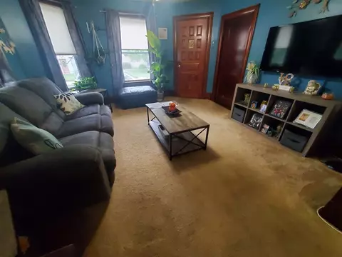 25 Saxon St, Fall River, MA 02720 photo 4