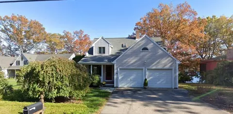 145 Lakeshore Dr, Blackstone, MA 01504