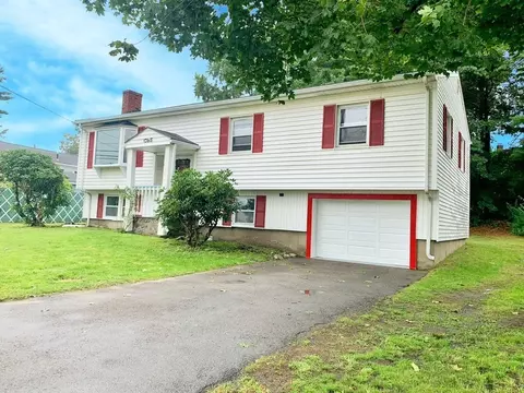 1065 Riverside Dr, Methuen, MA 01844