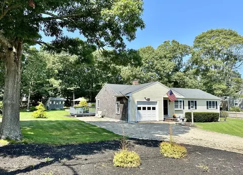 9 Angelos Rd, Yarmouth, MA 02664