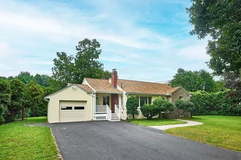 106 Lovefield St, Easthampton, MA 01027