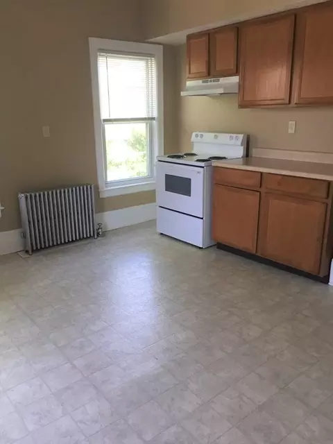 19 South St, Fall River, MA 02721 photo 6