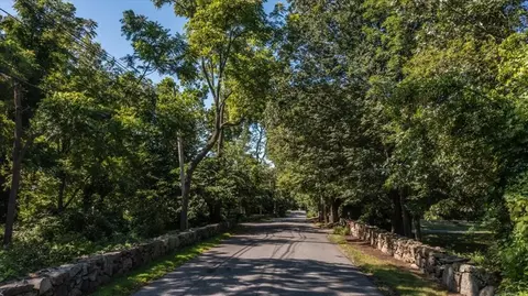 20 Sears Rd, Southborough, MA 01772