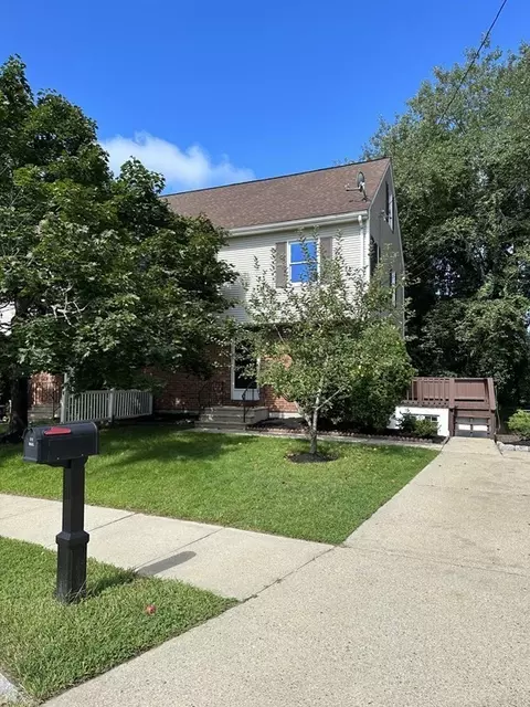 12 Dell Ann Cir #B, Milford, MA 01757
