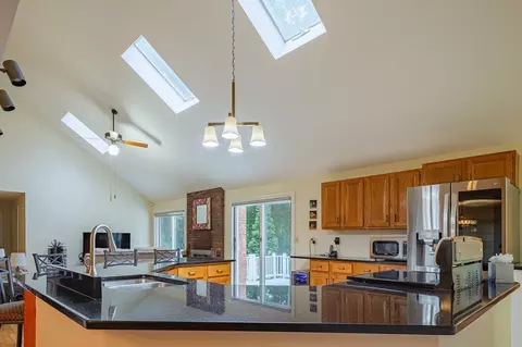 45 Holly Ln, Bridgewater, MA 02324