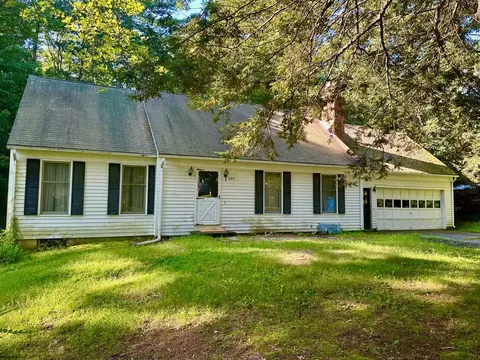 228 Aubinwood Rd, Amherst, MA 01002