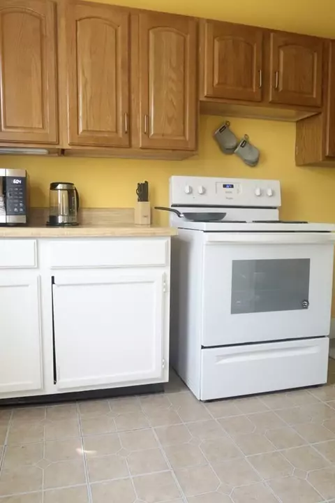 24 Walnut St, Chicopee, MA 01020 photo 12