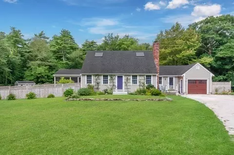 10 Puckerbrush Way, Marion, MA 02738