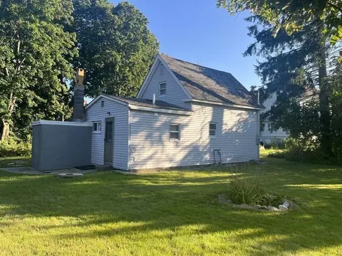 67 S Main St, Gardner, MA 01440