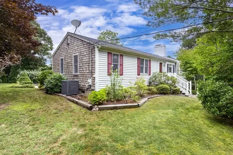 168 Red Brook Rd, Falmouth, MA 02536