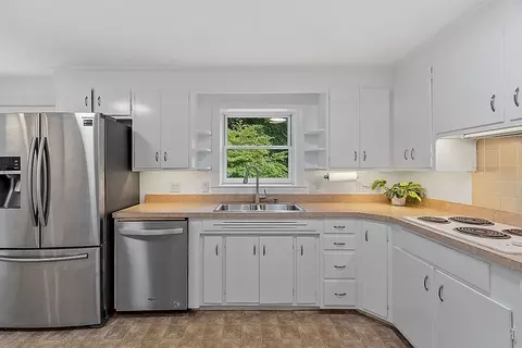 405 Goss Ln, Lancaster, MA 01523 photo 11