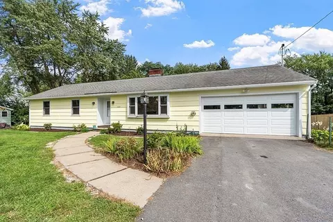 405 Goss Ln, Lancaster, MA 01523 photo 2