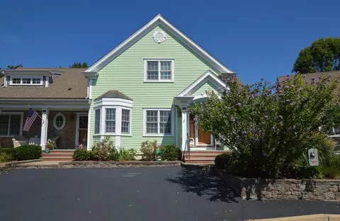 480 Main St #12, Falmouth, MA 02540