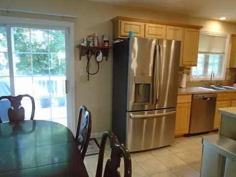 37 Aberdeen Rd, Springfield, MA 01109 photo 8