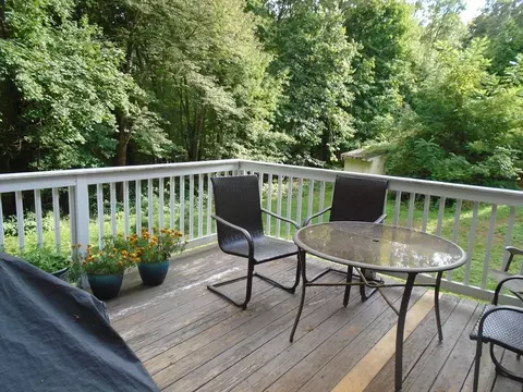 37 Aberdeen Rd, Springfield, MA 01109