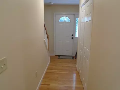 37 Aberdeen Rd, Springfield, MA 01109 photo 4