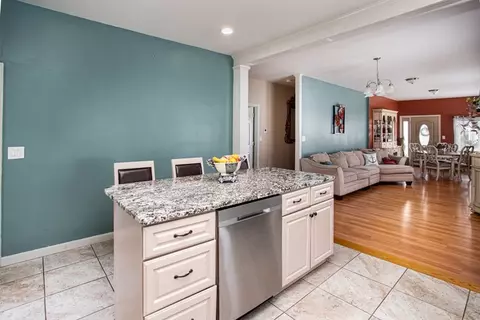 385 Eddy St, Fall River, MA 02723 photo 4