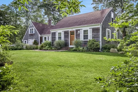 9 Kettle Pond Way, Orleans, MA 02653