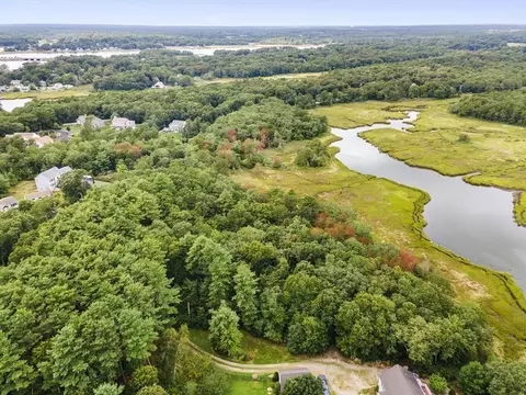 150 Cromesett Rd, Wareham, MA 02571 photo 5