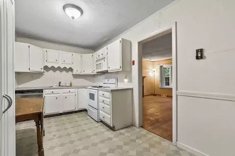 9 Foster St, Danvers, MA 01923 photo 8