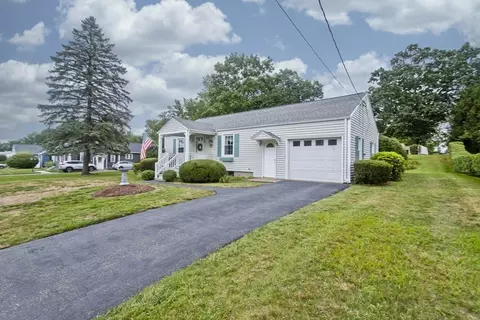 90 Berkshire Dr, Westfield, MA 01085
