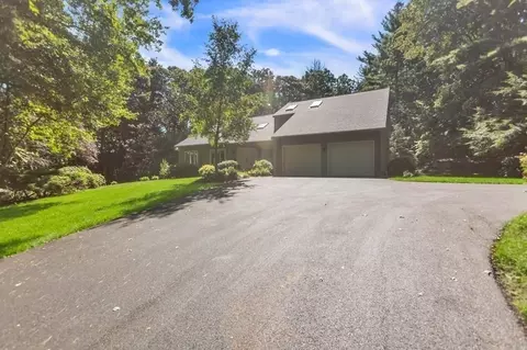 62 Chestnut St, Upton, MA 01568 photo 4