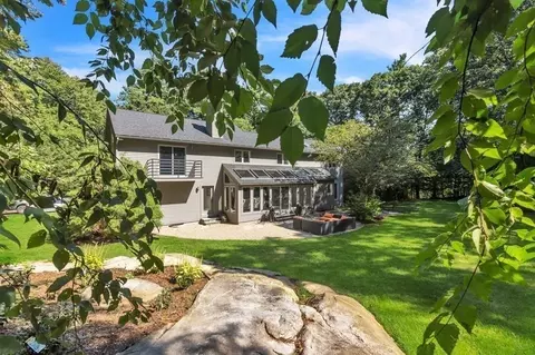 62 Chestnut St, Upton, MA 01568 photo 5