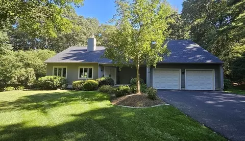 62 Chestnut St, Upton, MA 01568 photo 2