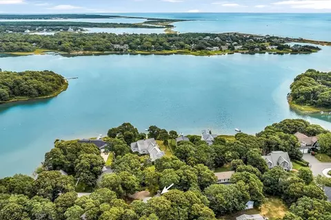 45 Captain Davis Ln, Falmouth, MA 02536