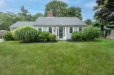 55 Oak St, Dennis, MA 02639