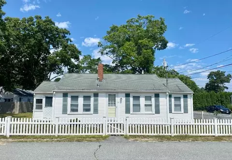 19 Wildwood Ave, Wareham, MA 02571